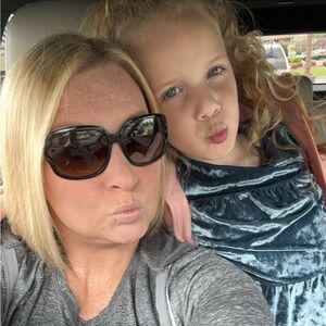 Meet your Posher, Chris-leeann